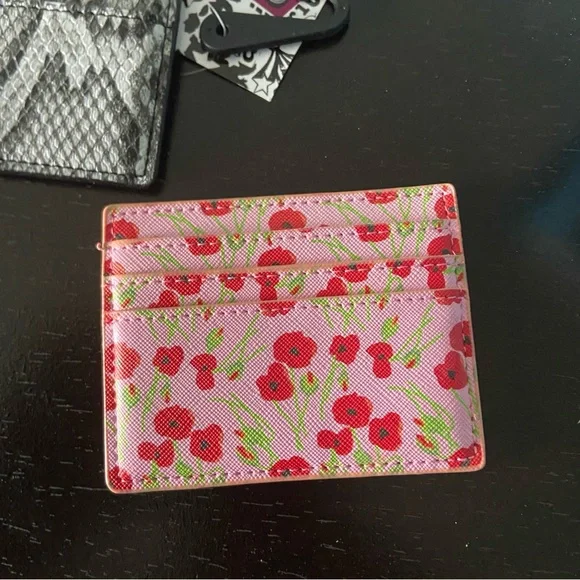 👛NWOT Floral Card Holder - Picture 1 of 3